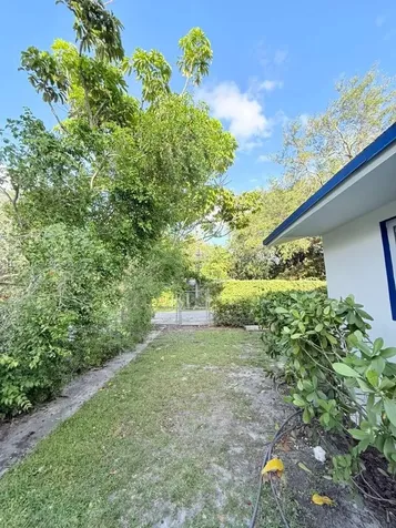 325 NE 131st Street North Miami FL 33161