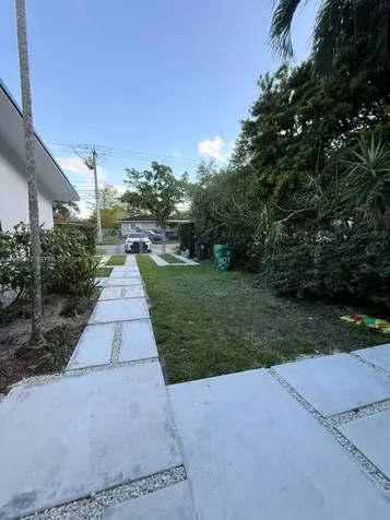 325 NE 131st Street North Miami FL 33161