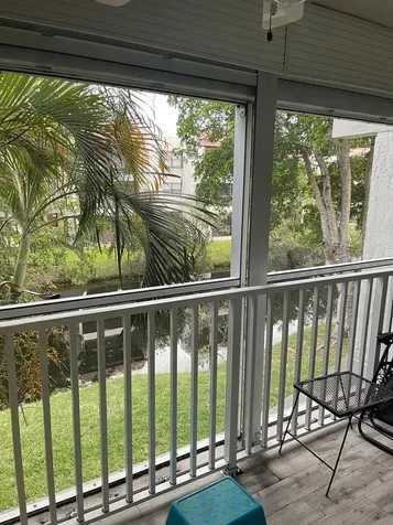 100 Lakeview Drive Weston FL 33326