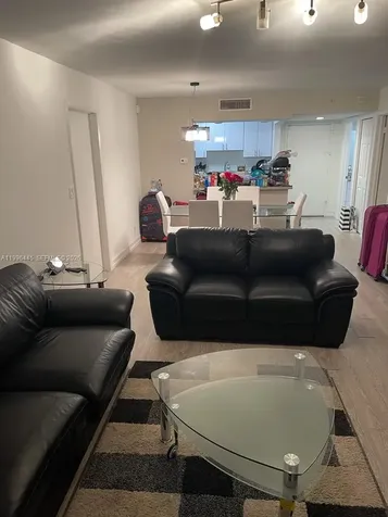 100 Lakeview Drive Weston FL 33326