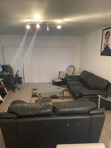 100 Lakeview Drive Weston FL 33326