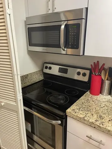 100 Lakeview Drive Weston FL 33326