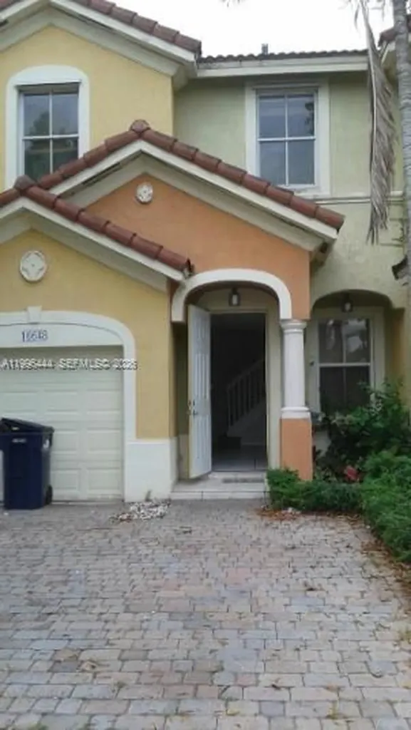 16648 SW 83rd Lane Miami FL 33193