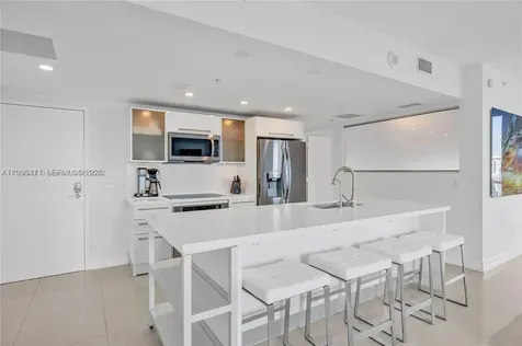 185 SW 7th Street Miami FL 33130