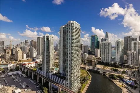 185 SW 7th Street Miami FL 33130