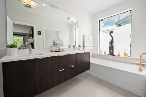 5735 SW 35th Street Miami FL 33155