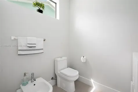 5735 SW 35th Street Miami FL 33155