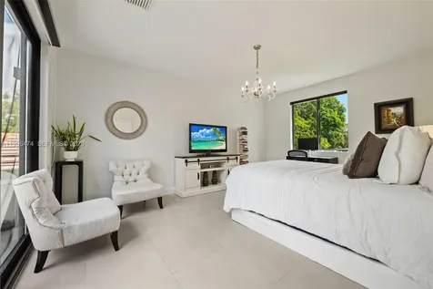 5735 SW 35th Street Miami FL 33155