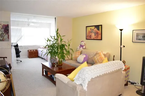 9881 Sunrise Lakes Boulevard Sunrise FL 33322