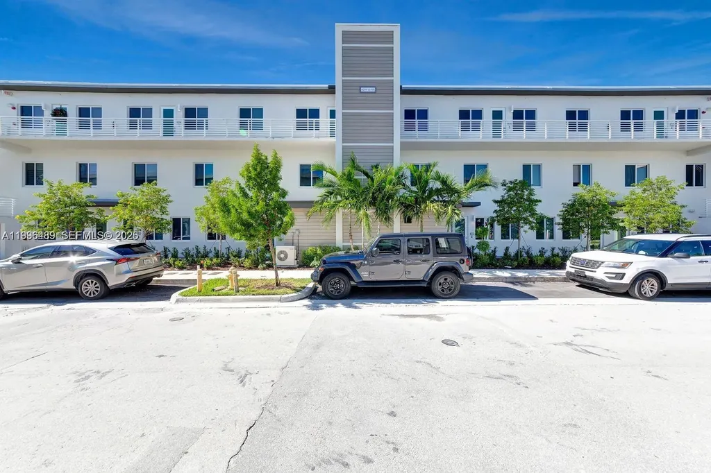 6420 NW 102nd Path Doral FL 33178
