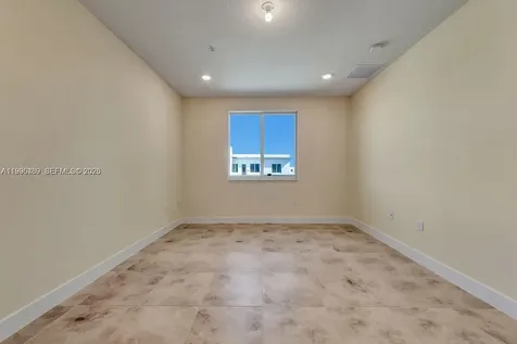 6420 NW 102nd Path Doral FL 33178