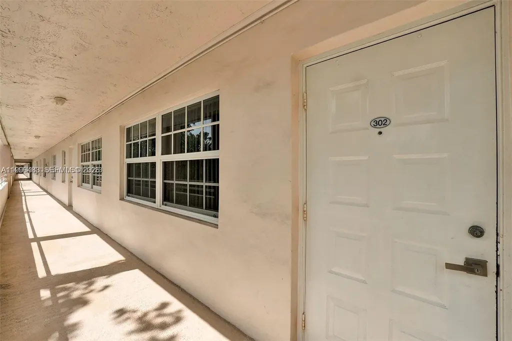 3970 Oaks Clubhouse Drive Pompano Beach FL 33069