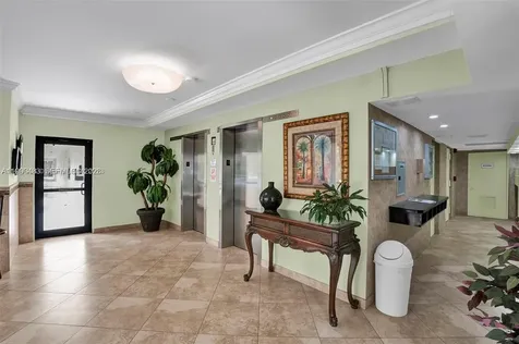 3970 Oaks Clubhouse Drive Pompano Beach FL 33069