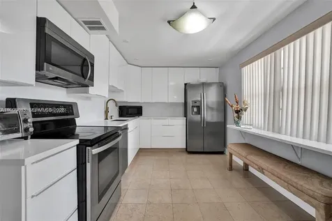 3970 Oaks Clubhouse Drive Pompano Beach FL 33069