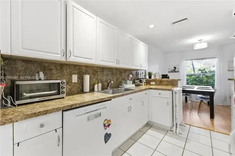 2817 NW 99th Terrace Sunrise FL 33322