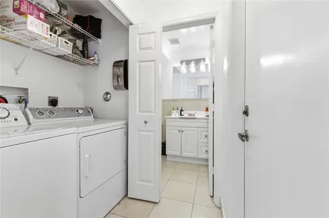 2817 NW 99th Terrace Sunrise FL 33322