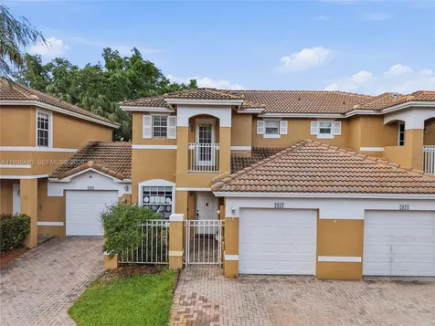 2817 NW 99th Terrace Sunrise FL 33322