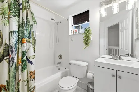 2817 NW 99th Terrace Sunrise FL 33322
