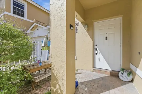 2817 NW 99th Terrace Sunrise FL 33322
