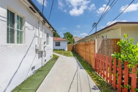3027 SW 24th Street Miami FL 33145