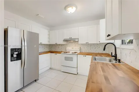 3027 SW 24th Street Miami FL 33145