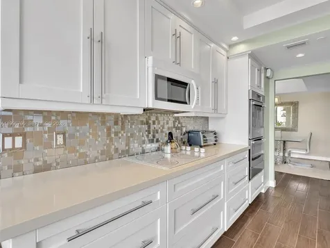 2000 Island Boulevard Aventura FL 33160