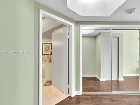 2000 Island Boulevard Aventura FL 33160