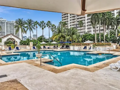 2000 Island Boulevard Aventura FL 33160