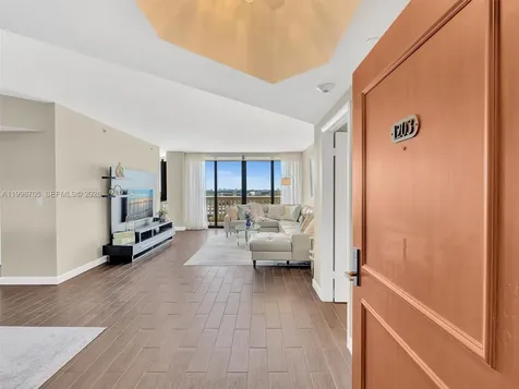 2000 Island Boulevard Aventura FL 33160