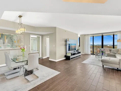 2000 Island Boulevard Aventura FL 33160