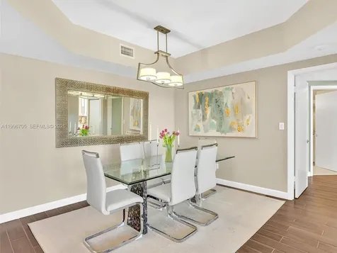 2000 Island Boulevard Aventura FL 33160