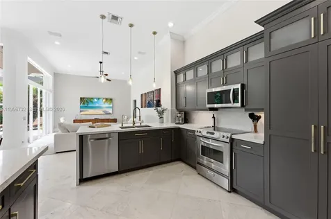 1783 Victoria Pointe Circle Weston FL 33327