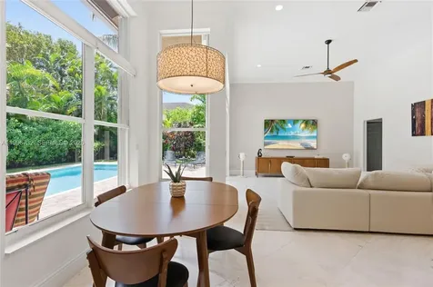 1783 Victoria Pointe Circle Weston FL 33327