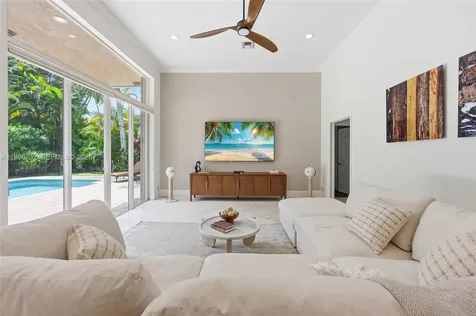 1783 Victoria Pointe Circle Weston FL 33327