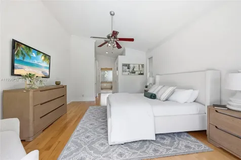 1783 Victoria Pointe Circle Weston FL 33327