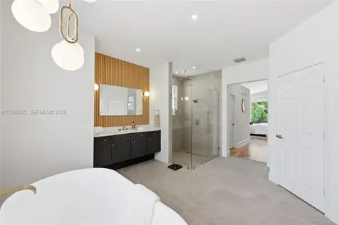 1783 Victoria Pointe Circle Weston FL 33327