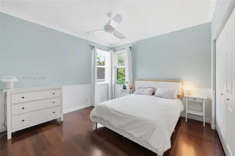 1783 Victoria Pointe Circle Weston FL 33327