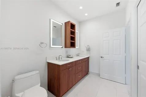 1783 Victoria Pointe Circle Weston FL 33327