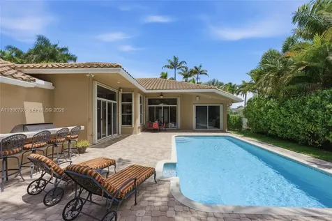 1783 Victoria Pointe Circle Weston FL 33327