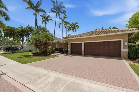 1783 Victoria Pointe Circle Weston FL 33327