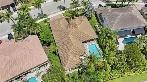 1783 Victoria Pointe Circle Weston FL 33327