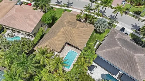 1783 Victoria Pointe Circle Weston FL 33327