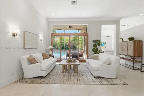 1783 Victoria Pointe Circle Weston FL 33327