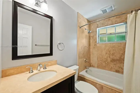 3135 Gifford Lane Miami FL 33133