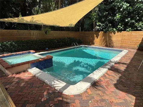 3135 Gifford Lane Miami FL 33133