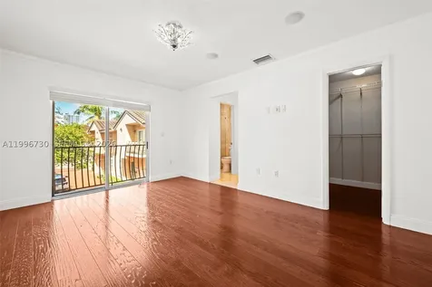 3135 Gifford Lane Miami FL 33133