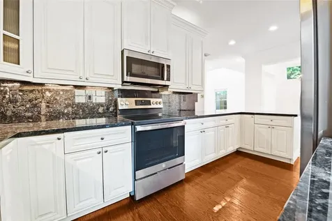 3135 Gifford Lane Miami FL 33133