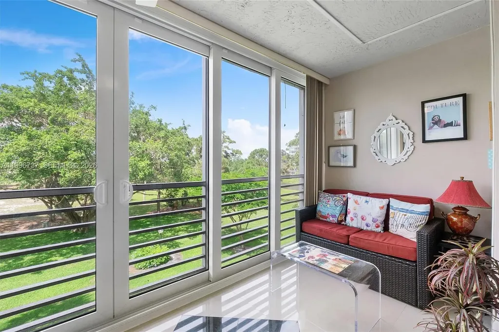 3503 Oaks Way Pompano Beach FL 33069