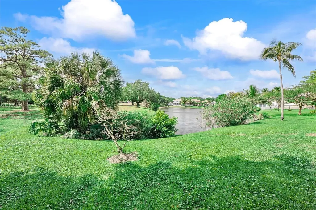 3503 Oaks Way Pompano Beach FL 33069
