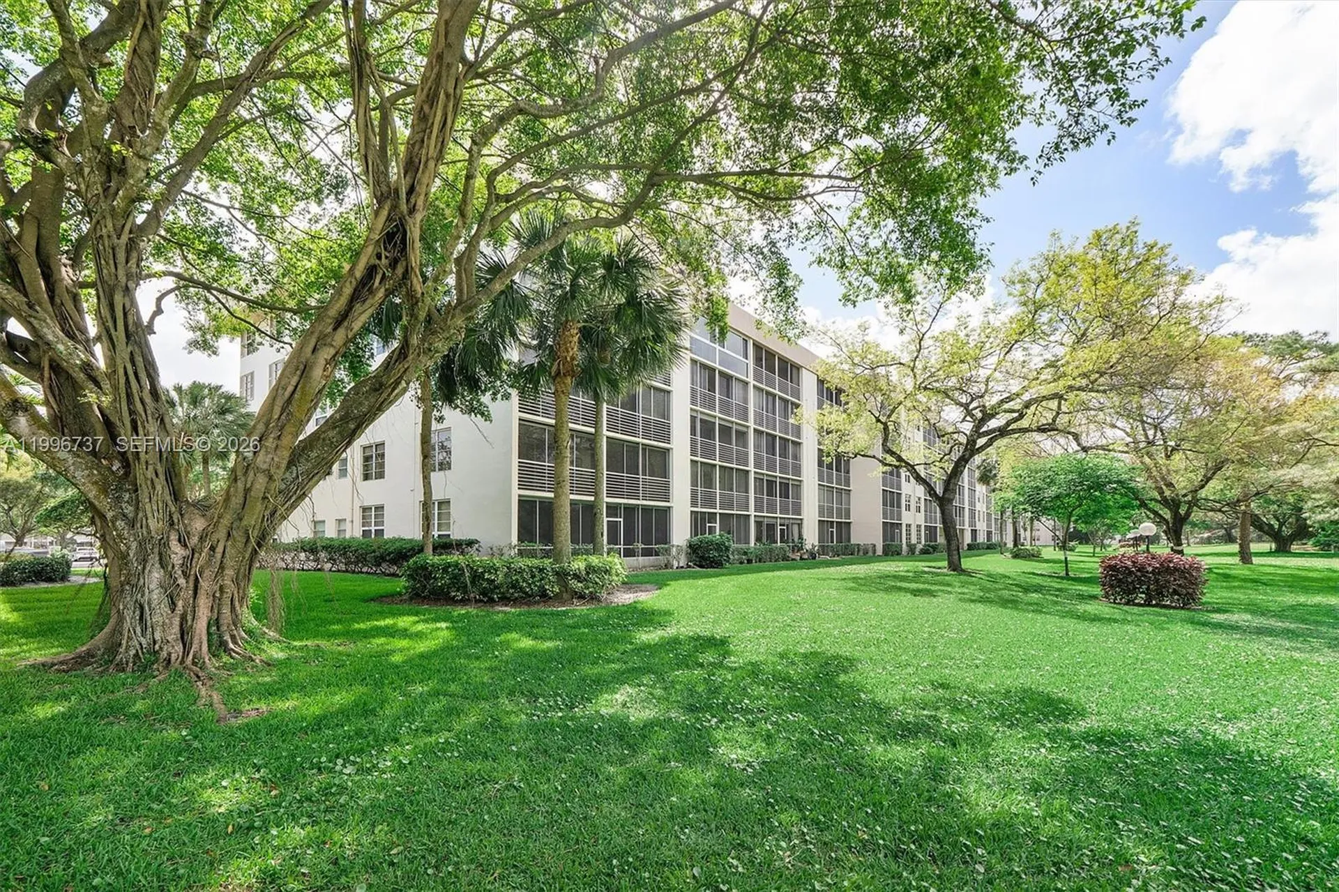 3503 Oaks Way Pompano Beach FL 33069